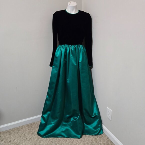 10 (fits 6-8) Early 90s(?) Vintage William Pearson Black Green Modest Gown Dress - Picture 1 of 14